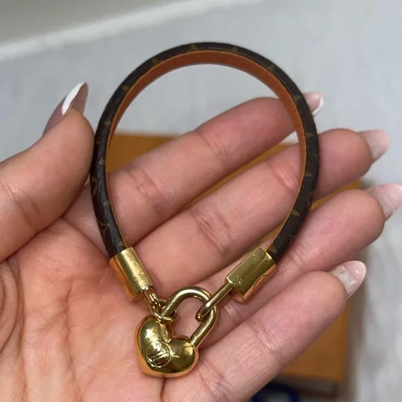Louis Vuitton Crazy in Lock Charm Bracelet - Picture 6 of 8
